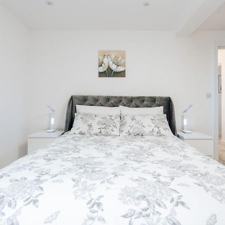 Contemporary Two Bedroom Duplex - Secluded Residence With Parking In A Prime Central Location Bournemouth Exterior foto